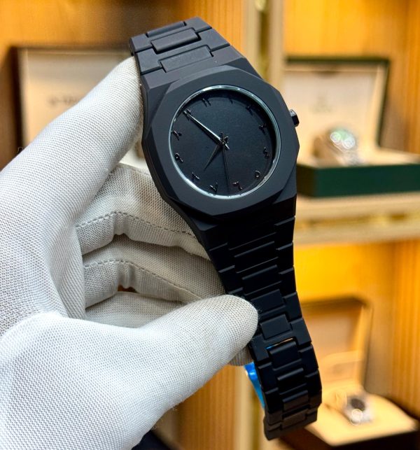 Full Black Aura Quartz Analog Watch for Men – Lightweight, Premium Finish & Stylish Everyday Wear - Image 2