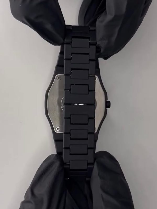 Full Black Aura Quartz Analog Watch for Men – Lightweight, Premium Finish & Stylish Everyday Wear - Image 8